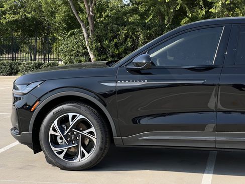 New 2025 Lincoln Nautilus Premier w/ Equipment Group 102A image 5