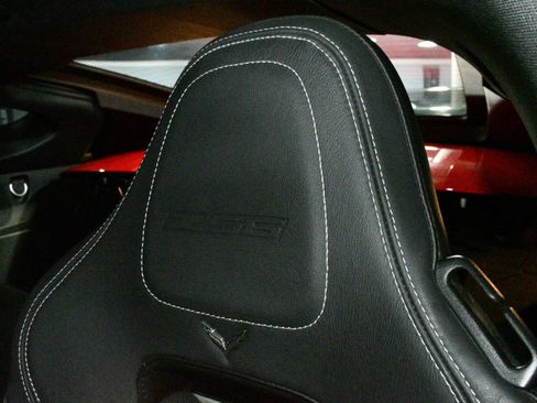 Used 2017 Chevrolet Corvette Z06 w/ Z07 Performance Package image 9