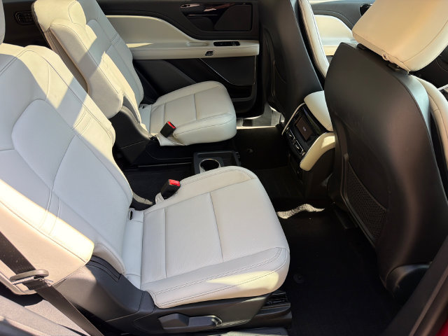 Used 2026 Lincoln Aviator 2WD image 17