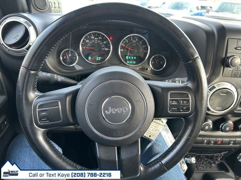 Used 2014 Jeep Wrangler Unlimited Sahara image 18