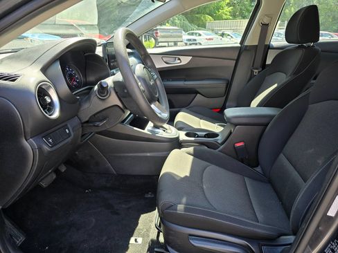 Used 2023 Kia Forte LXS FWD image 8