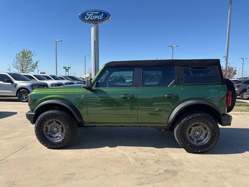 New 2025 Ford Bronco 4-Door w/ Sasquatch Package image 2