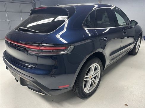 Used 2023 Porsche Macan AWD/4WD image 7