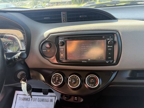 Used 2015 Toyota Yaris L FWD image 17