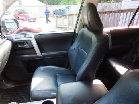 Used 2011 Toyota 4Runner Limited image 23
