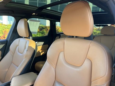 Used 2018 Volvo XC60 T5 Inscription image 5