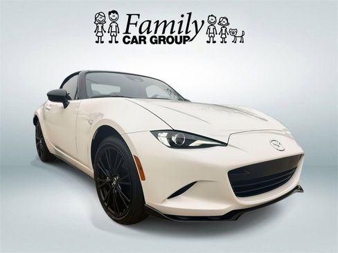 New 2025 MAZDA MX-5 Miata Club RWD image 3