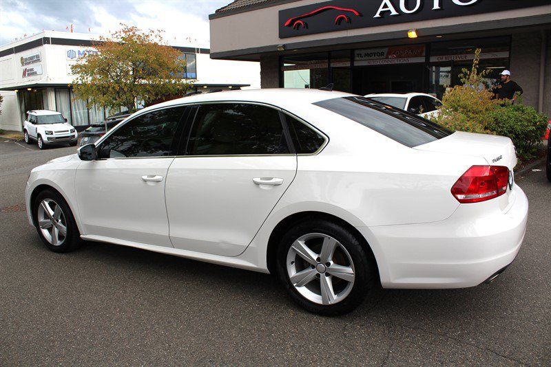 Used 2013 Volkswagen Passat 2.5 SE FWD image 3