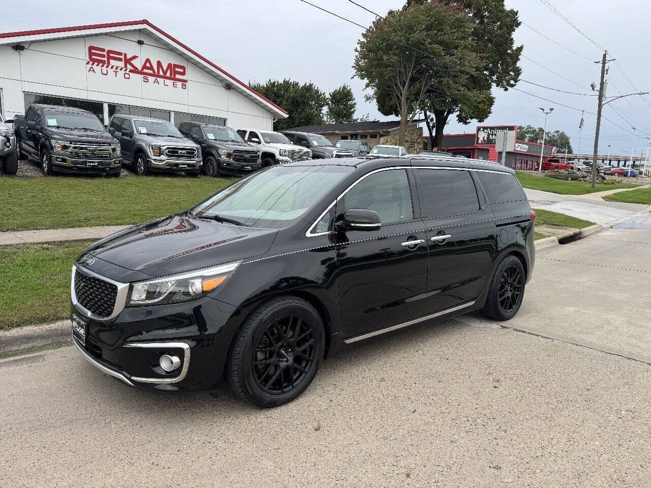 Used 2016 Kia Sedona SX Limited FWD image 1