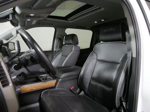 Used 2018 Chevrolet Silverado 1500 High Country image 12