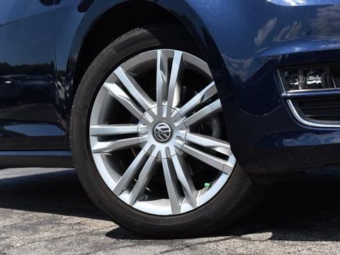 Used 2015 Volkswagen Golf TDI SE FWD image 3