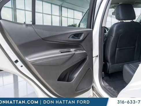 Used 2018 Chevrolet Equinox Premier FWD image 19