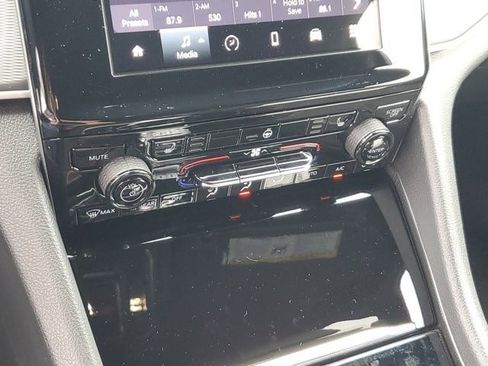 New 2025 Jeep Grand Cherokee L Altitude image 15