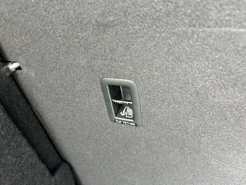 Certified 2024 Volkswagen Taos SE FWD image 38