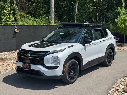 New 2025 Mitsubishi Outlander SE