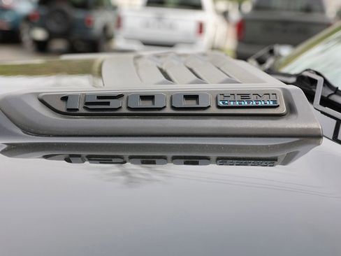 Used 2021 RAM 1500 Laramie AWD/4WD image 9