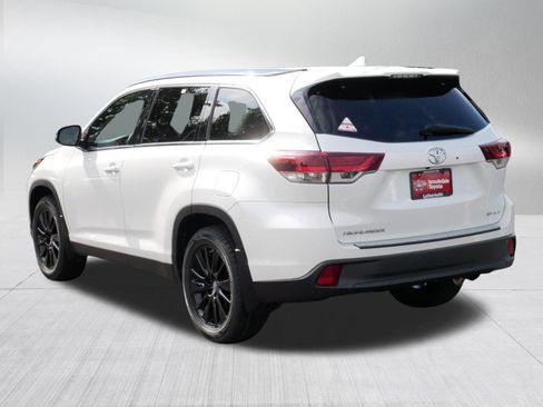 Used 2019 Toyota Highlander SE AWD/4WD image 5