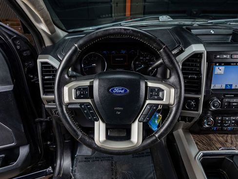 Used 2019 Ford F250 Lariat image 19