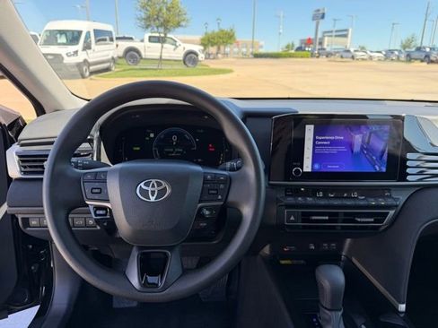 Used 2025 Toyota Camry LE image 12
