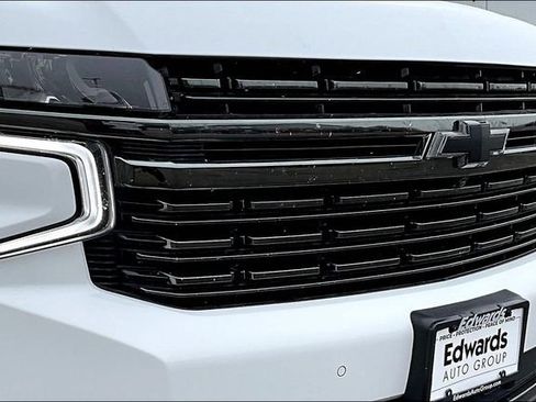 Used 2022 Chevrolet Suburban RST w/ Luxury Package image 34