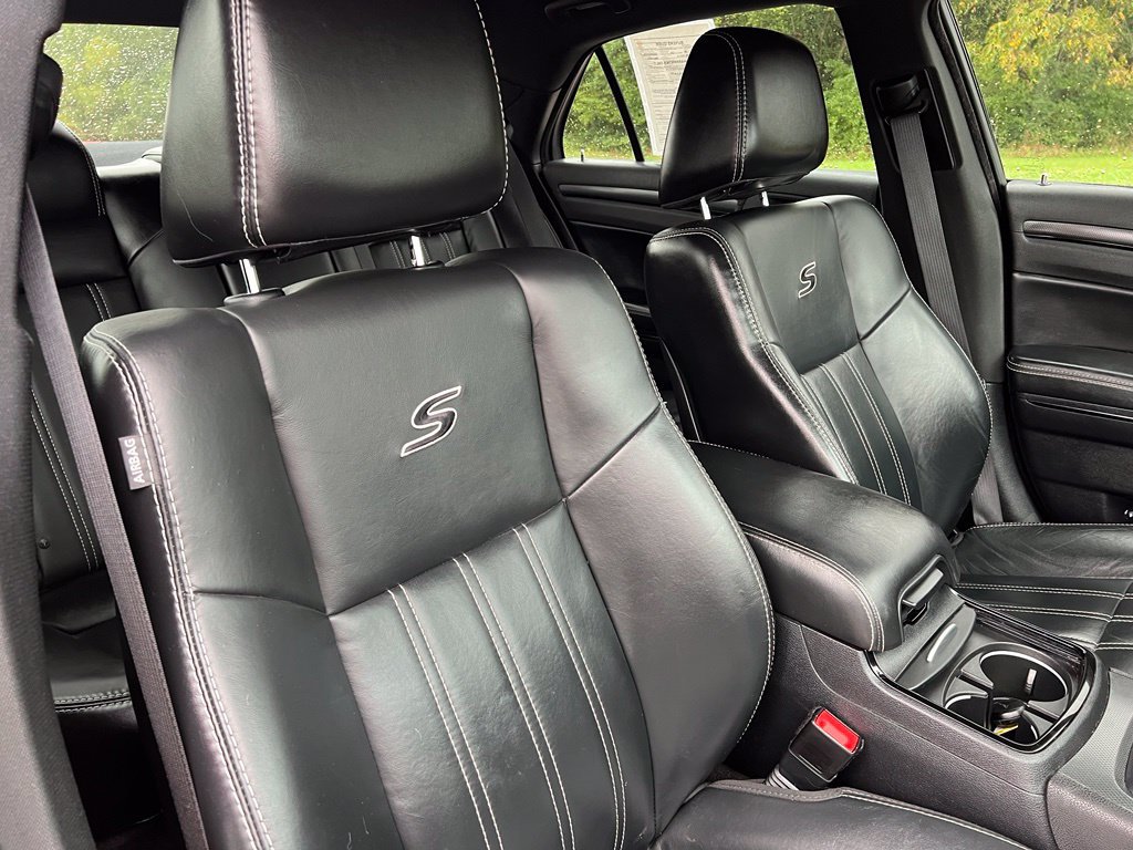 Used 2016 Chrysler 300 S AWD/4WD image 15