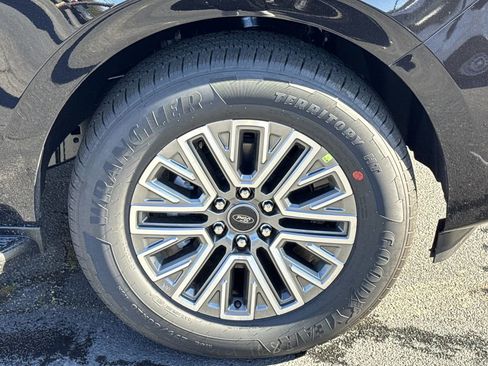 New 2026 Ford Expedition Max Platinum image 13