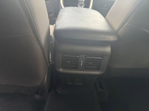 Used 2025 Toyota RAV4 LE image 28