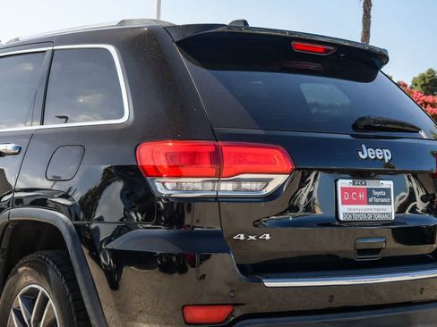 Used 2019 Jeep Grand Cherokee Limited AWD/4WD image 6