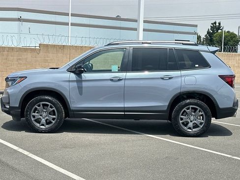 Certified 2025 Honda Passport TrailSport image 7