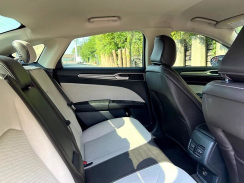 Used 2020 Ford Fusion SE w/ Equipment Group 151A image 22