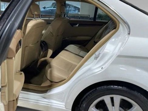 Used 2008 Mercedes-Benz C 300 Sedan image 12