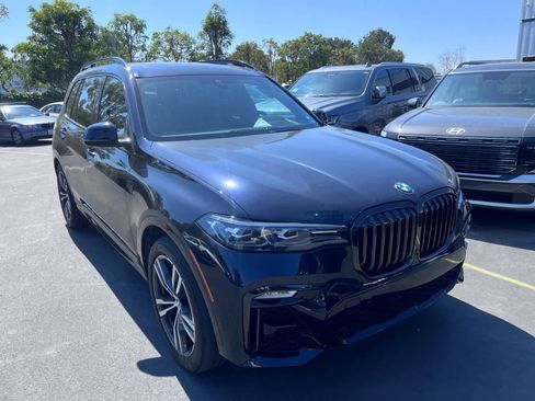 Used 2021 BMW X7 xDrive40i w/ M Sport Package image 2