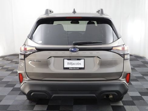 Used 2025 Subaru Forester Premium AWD/4WD image 16