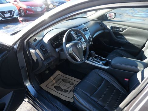 Used 2014 Nissan Altima 2.5 S w/ Sport Value Package image 9