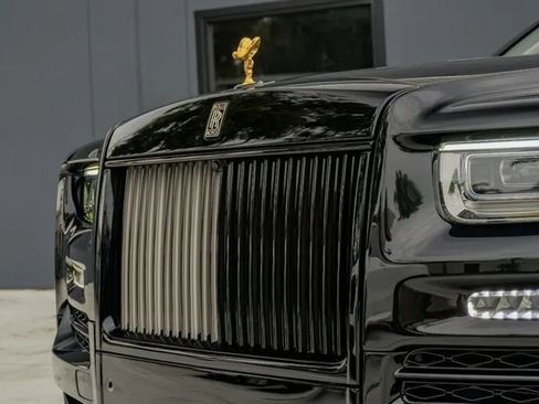 Used 2024 Rolls-Royce Phantom Sedan image 23