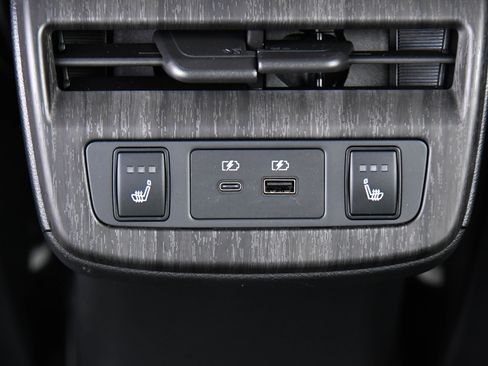 Used 2024 Nissan Ariya FWD image 45