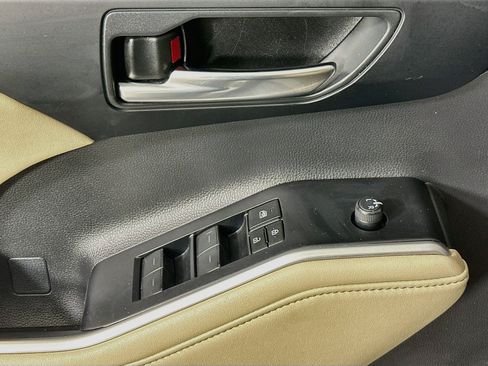 Used 2023 Toyota Highlander XLE FWD image 14