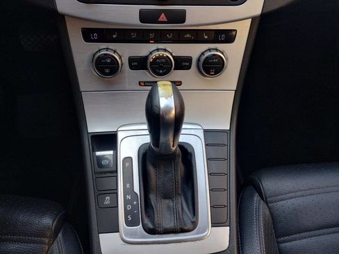 Used 2015 Volkswagen CC Sport image 21