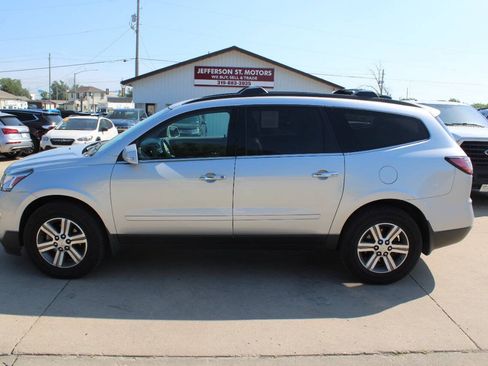 Used 2017 Chevrolet Traverse LT AWD/4WD image 1