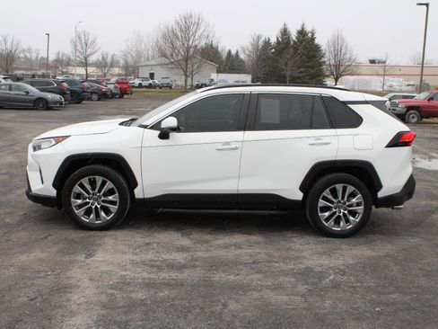 Used 2019 Toyota RAV4 XLE Premium w/ Cold Weather Package image 5