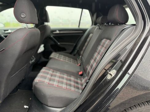 Used 2016 Volkswagen Golf 4-Door FWD image 4