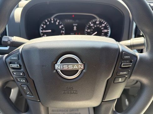 Used 2025 Nissan Frontier SV w/ Tow Package RWD image 16