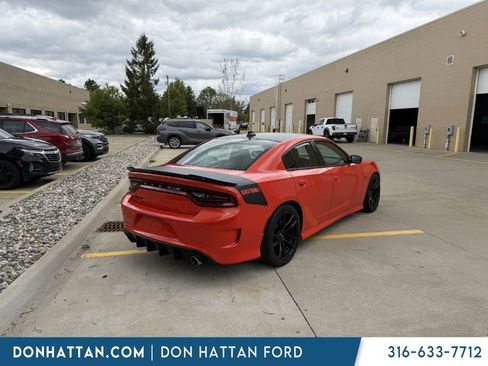Used 2018 Dodge Charger R/T RWD image 5