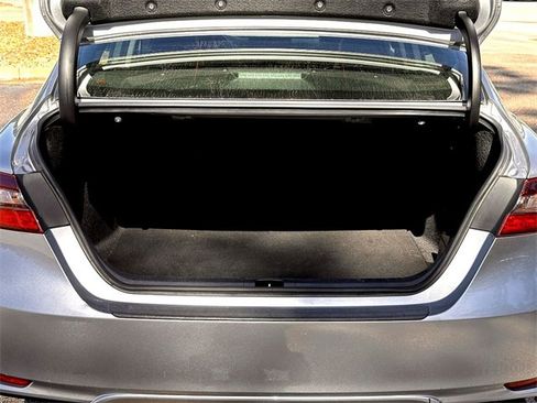 Used 2024 Toyota Camry SE w/ Convenience Package image 31