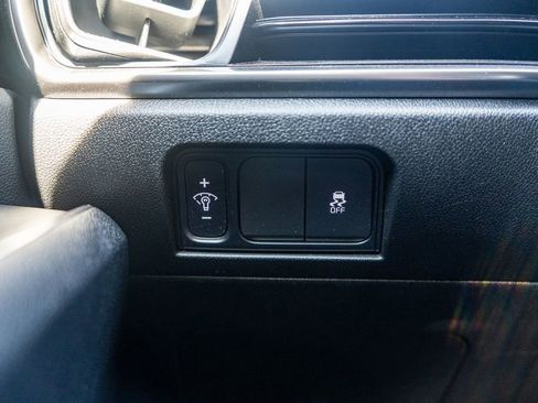 Used 2025 Kia Sorento S w/ Panoramic Sunroof Package image 18