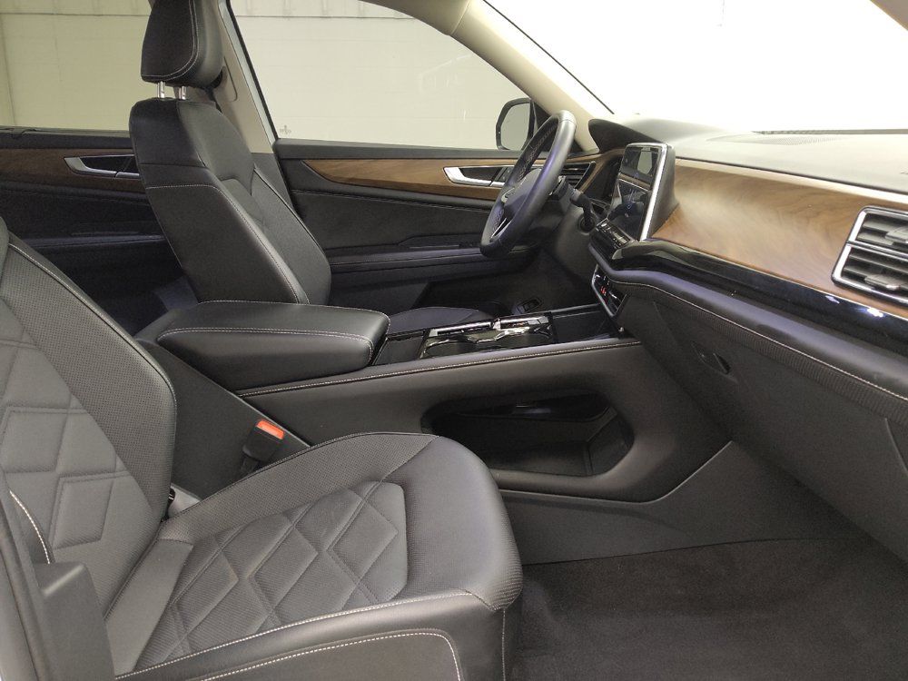 Used 2024 Volkswagen Atlas SE AWD/4WD image 21