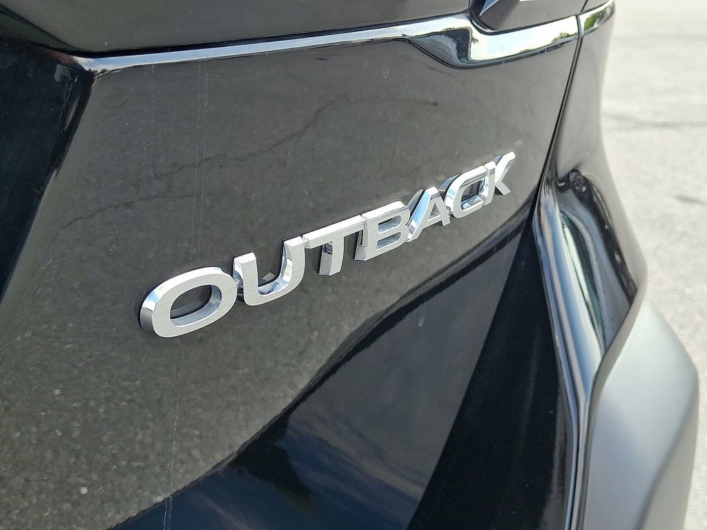 Used 2025 Subaru Outback AWD/4WD image 29