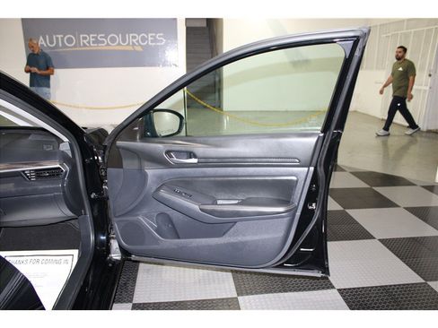 Used 2025 Nissan Altima 2.5 SV image 25