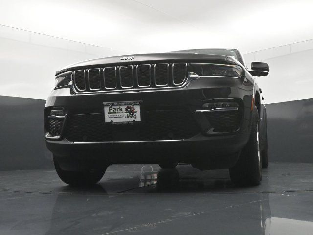 Used 2023 Jeep Grand Cherokee Limited w/ Luxury Tech Group II AWD/4WD image 19