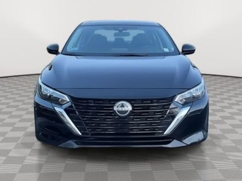 Used 2025 Nissan Sentra SV FWD image 2